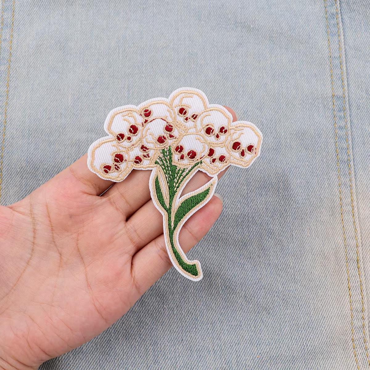 Parche bordado flores esqueleto punk – Termoadhesivo para ropa - imagen 5