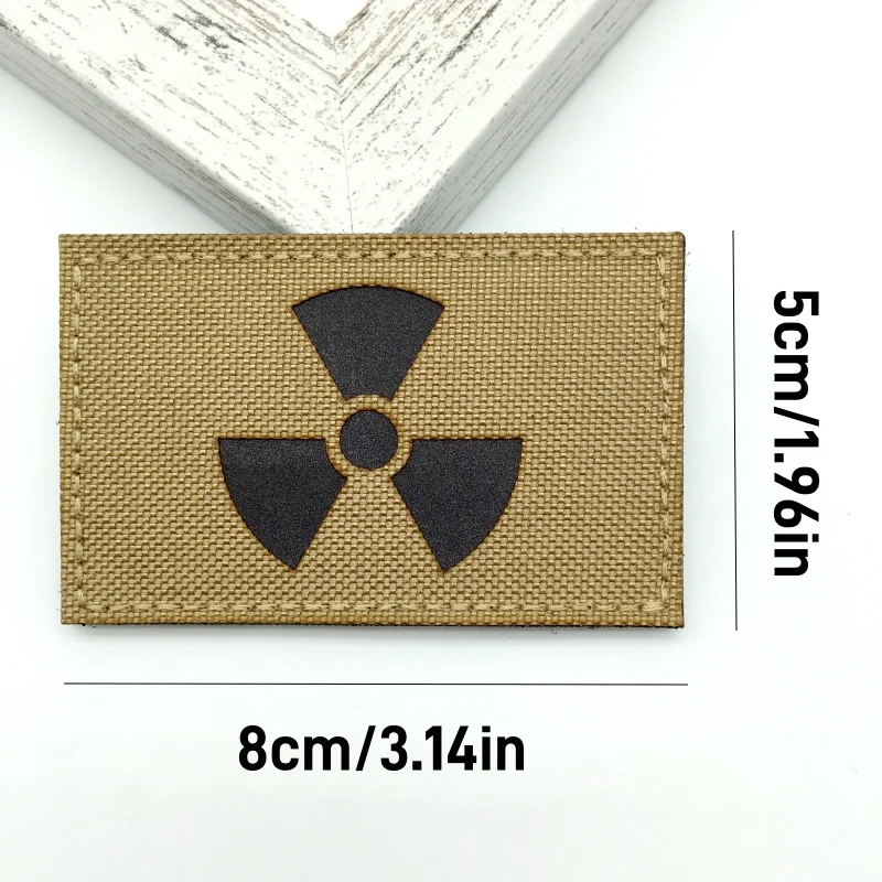 Parches de diseño de símbolo de radiación creativo reflectante IR, apliques tácticos con cierre de gancho y bucle duradero fácil de colocar, 1 ud. - imagen 2