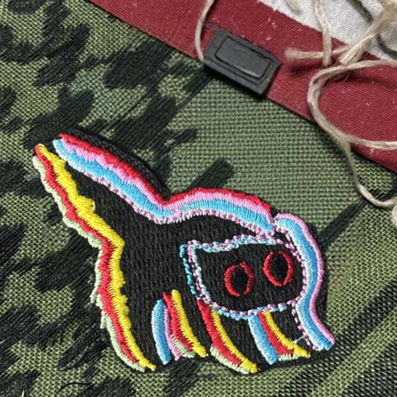 Parche bordado de un pequeño gato asustado, chaleco táctico, sombrero con gancho y bucle, insignia de moral, pegatina para mochila, parches para brazalete para ropa - imagen 2