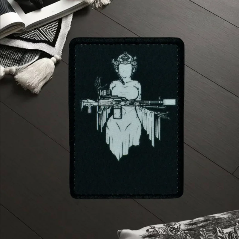 Parche de mujer fantasma, insignia de moral militar táctica, gancho y bucle, mochila, ropa, accesorios decorativos, pegatina, brazalete - imagen 4
