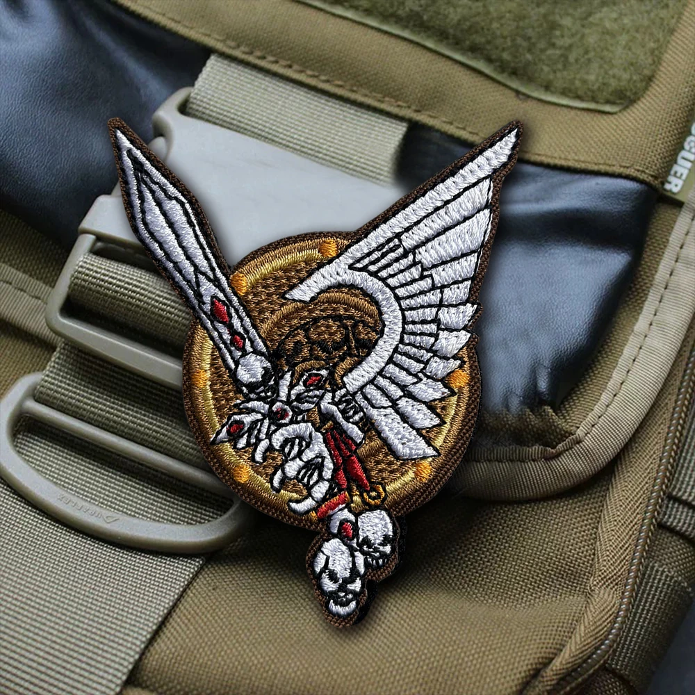 Parche táctico bordado calavera y espada con velcro