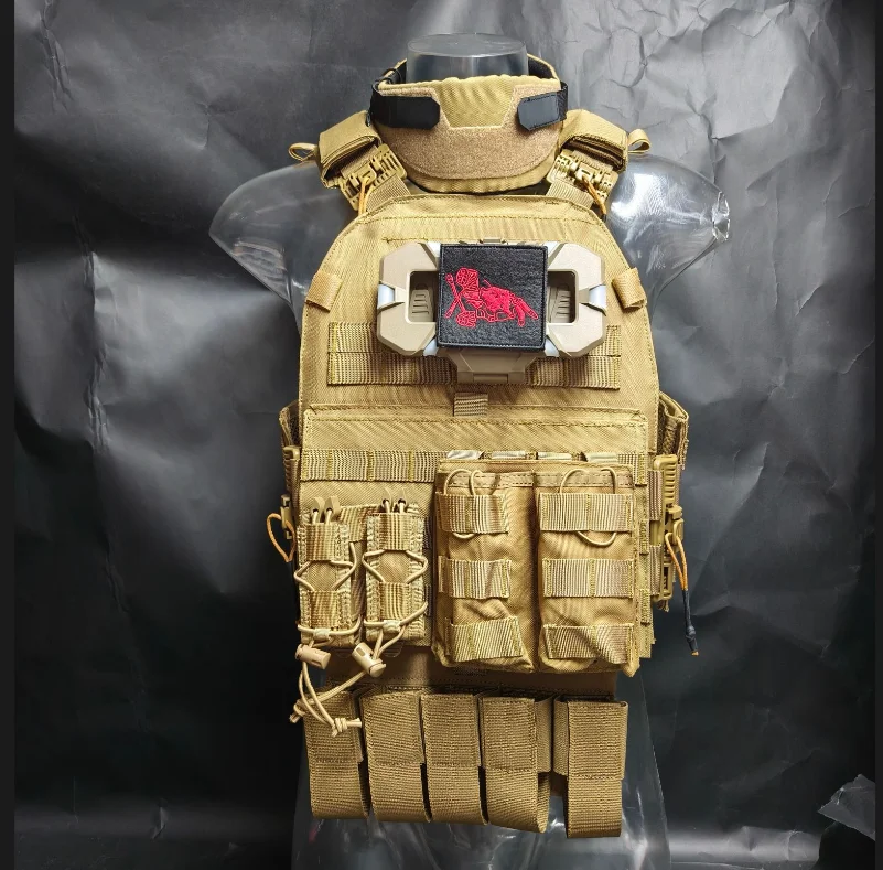 Conjunto de casco táctico, máscara delta, modelo de dispositivo de visión nocturna de cuatro ojos, equipo CS, conjunto de chaleco de entrenamiento de campo - imagen 4