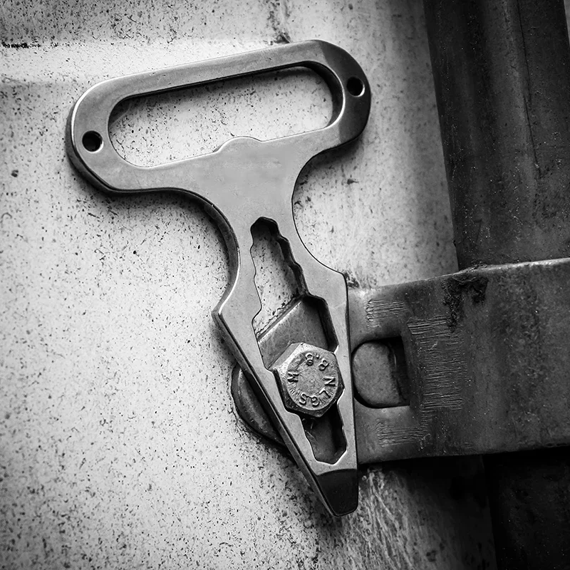 Herramienta EDC colgante de llave de tornillo de llave de ángulo interior multifuncional de autodefensa para hombres y mujeres al aire libre - imagen 2