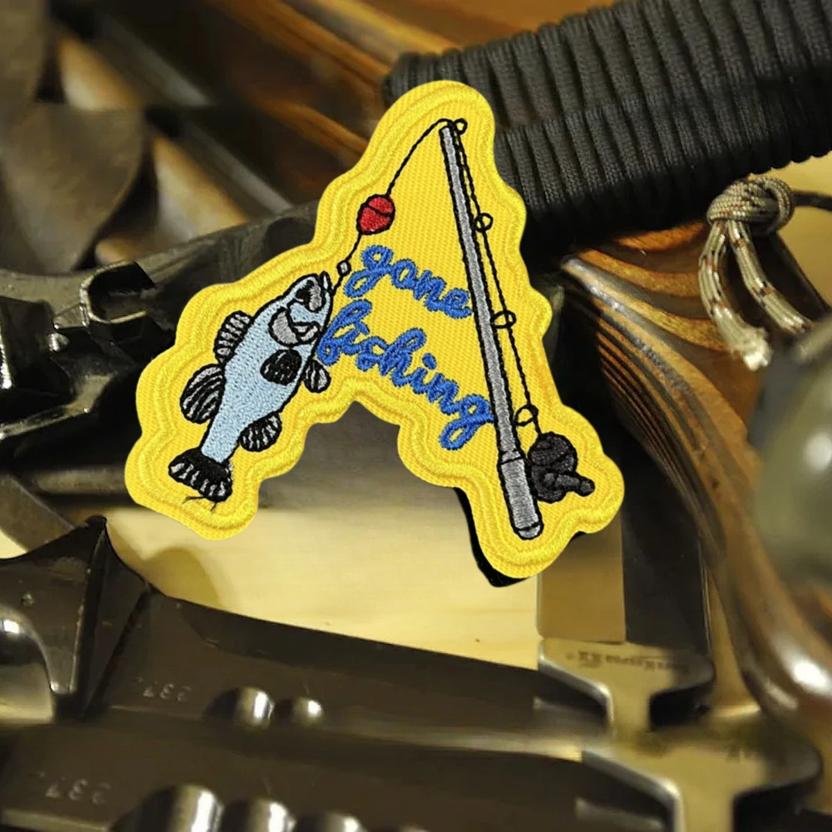 Parche táctico, insignia de moral de pesca, parches de gancho y bucle bordados amarillos para ropa, mochila, brazalete, pegatina - imagen 5