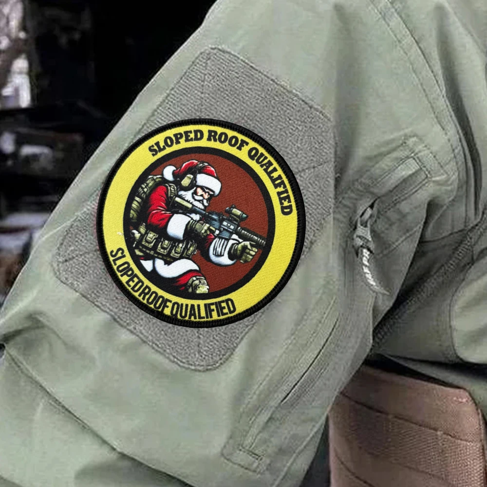 Parche táctico de moral de Papá Noel, parche de gancho y bucle calificado para techo inclinado, insignia militar, brazalete de Feliz Navidad, pegatinas para mochila - imagen 4