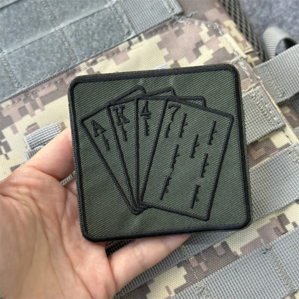 Parche "Poker Card Ak47", insignia de moral táctica, parches de gancho y bucle bordados, brazalete militar táctico, pegatina para mochila - imagen 3