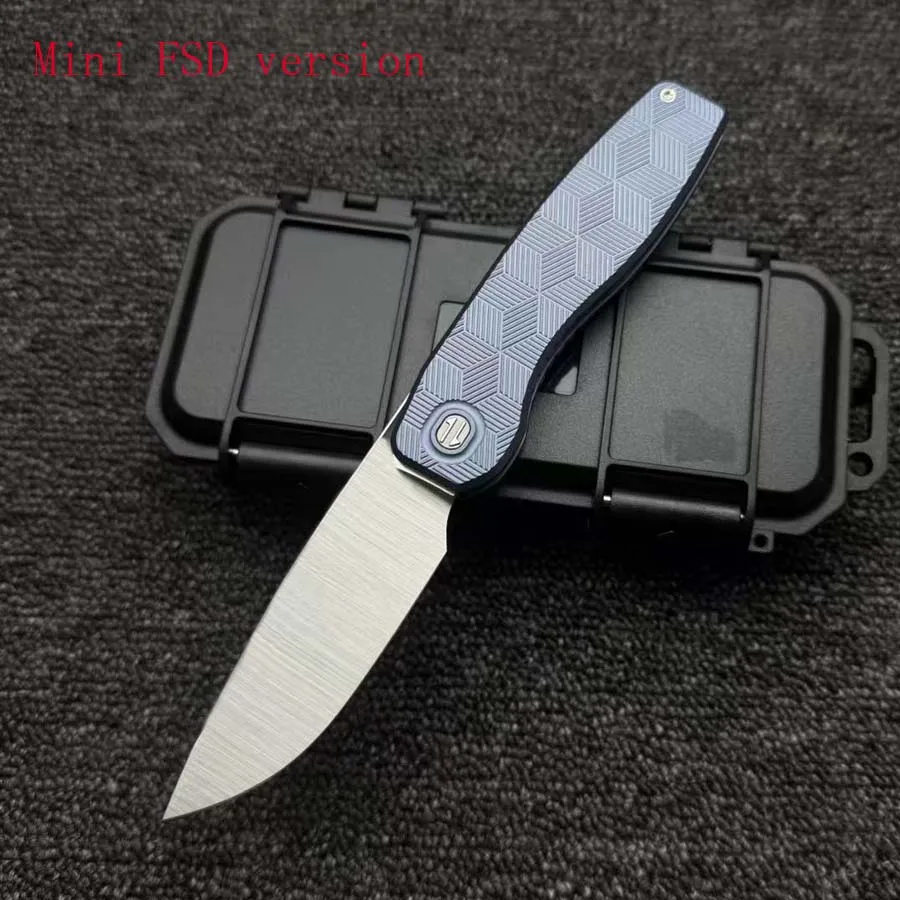 Cuchillo en contexto de uso al aire libre