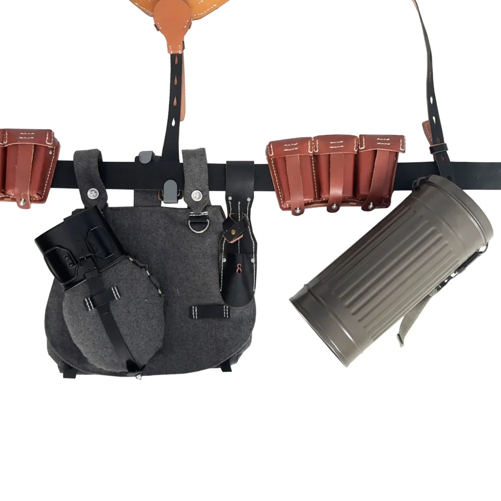 Los soldados combinados de equipos alemanes de 98 quilates están equipados con correas para el pecho y bolsas de pan vintage marrones. - imagen 5