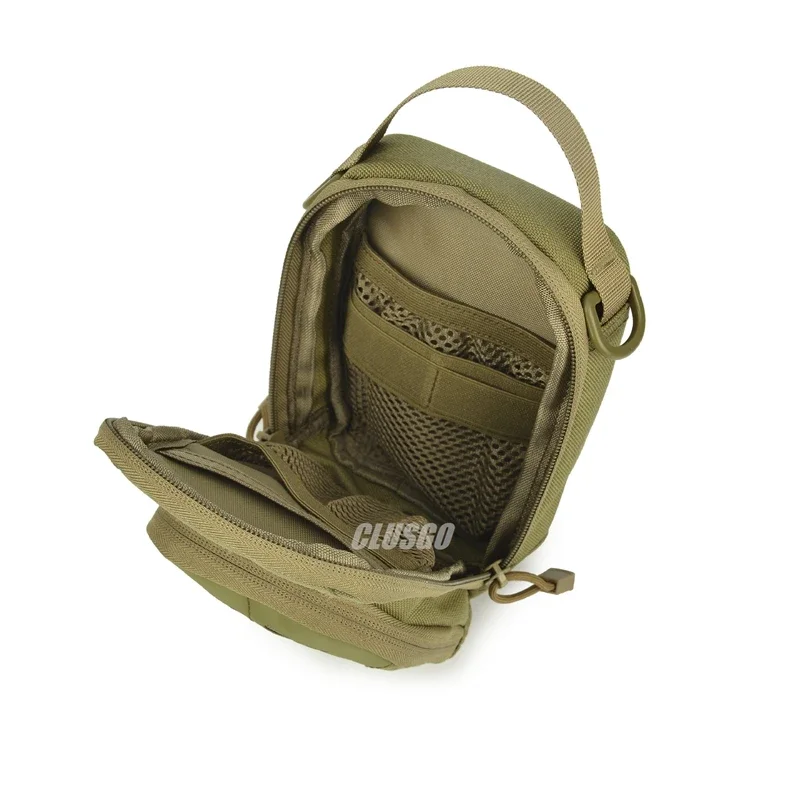La bolsa CLUSGO en vista de perfil mostrando su grosor compacto