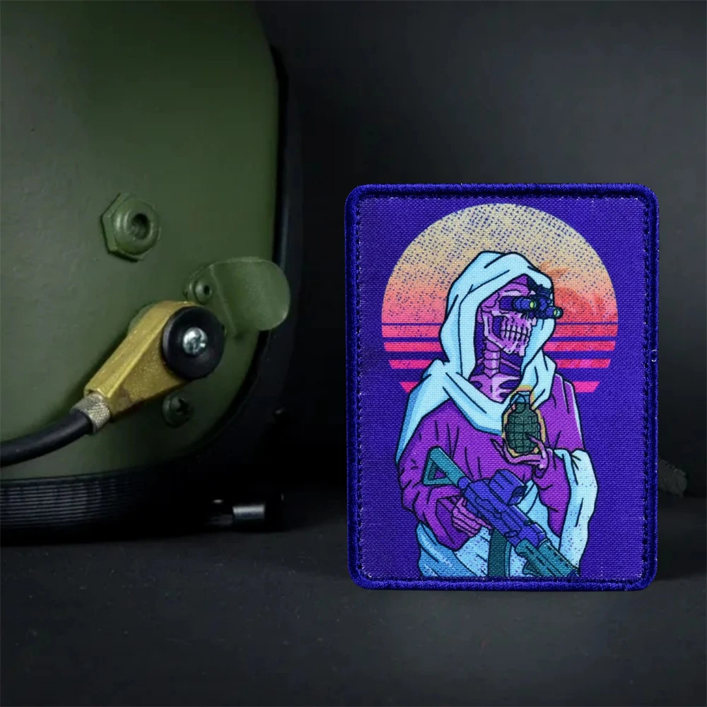 Parche estampado táctico de soldado de calavera "Muerte Retro", insignia de moral de granada antiniebla, gancho militar y bucle, accesorios para mochila, pegatina - imagen 2