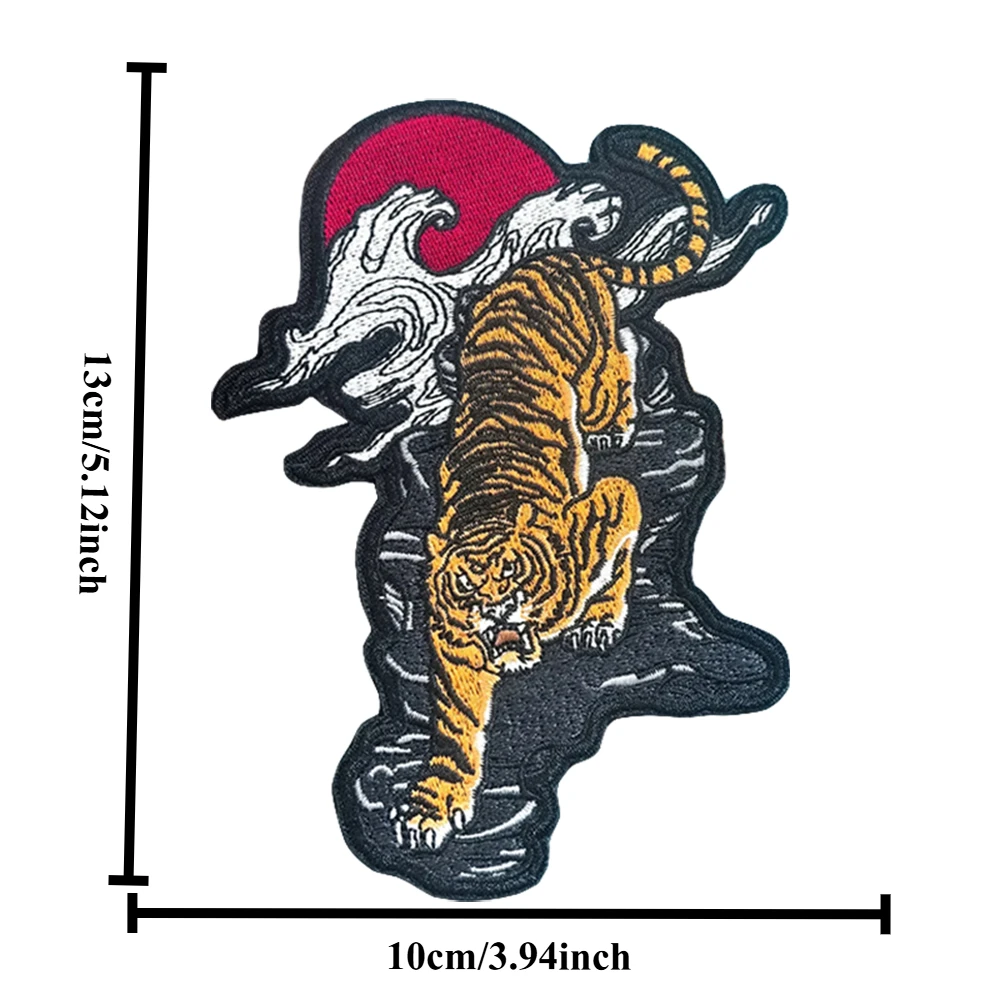 Parche táctico de moral bordado con forma de luna y sangre de tigre agachado, parche divertido con gancho y bucle, insignia militar, brazalete, pegatinas para mochila - imagen 2