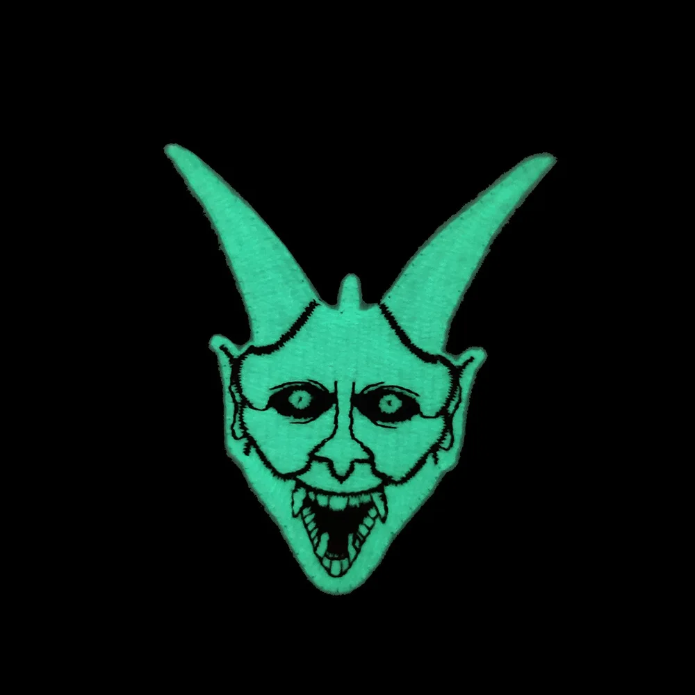 Parches IR tácticos de bruja bordada, máscara de diablo Prajna que brilla en la oscuridad, insignia, pegatina para mochila - imagen 3