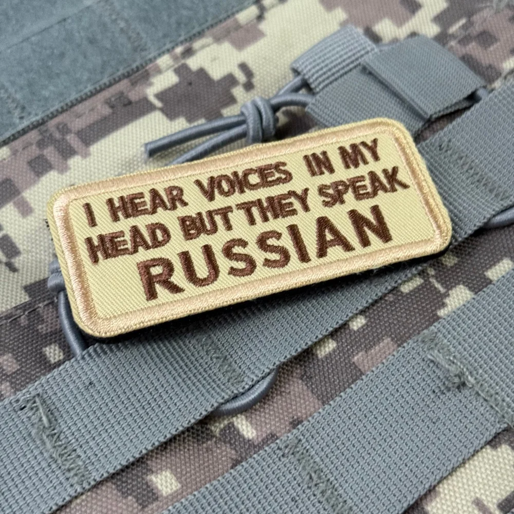 Parche táctico de moral "I Hear Voices in My Head and They Speak Russian", pegatina para mochila militar, parches bordados con gancho - imagen 5