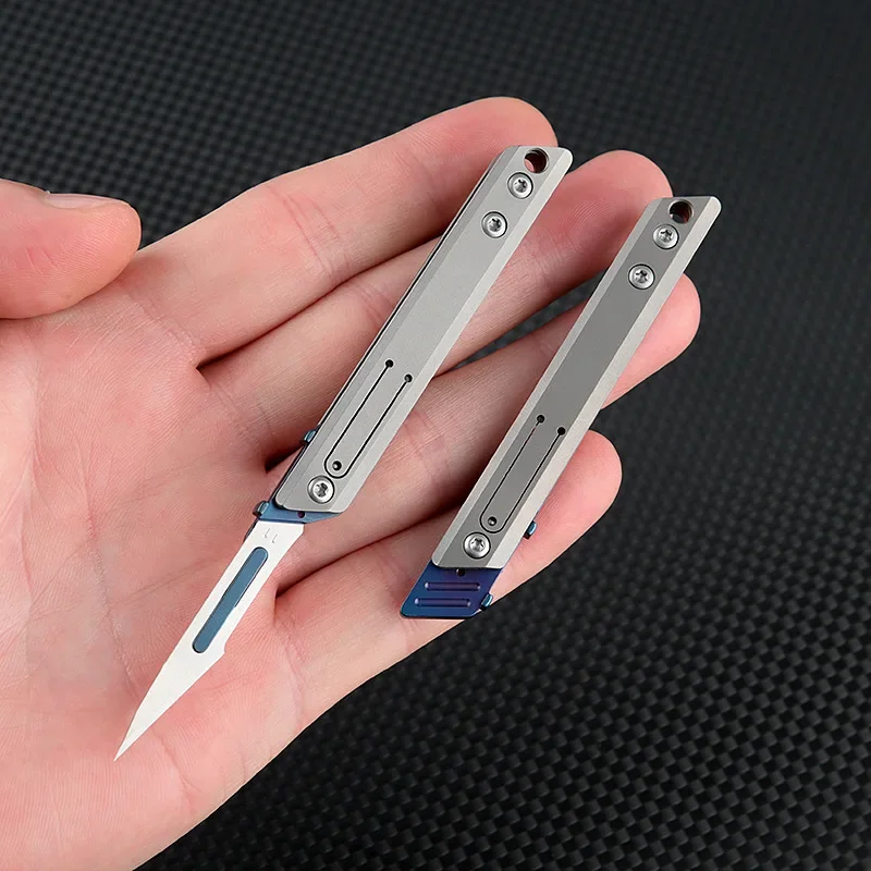 Detalle del cuchillo EDC plegable