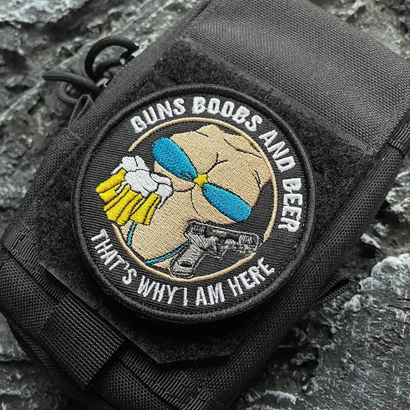 Parches bordados de tres pasatiempos pequeños, gancho y bucle, armas creativas de cerveza, insignia de moral BOOBS para ropa, apliques de mochila táctica - imagen 5