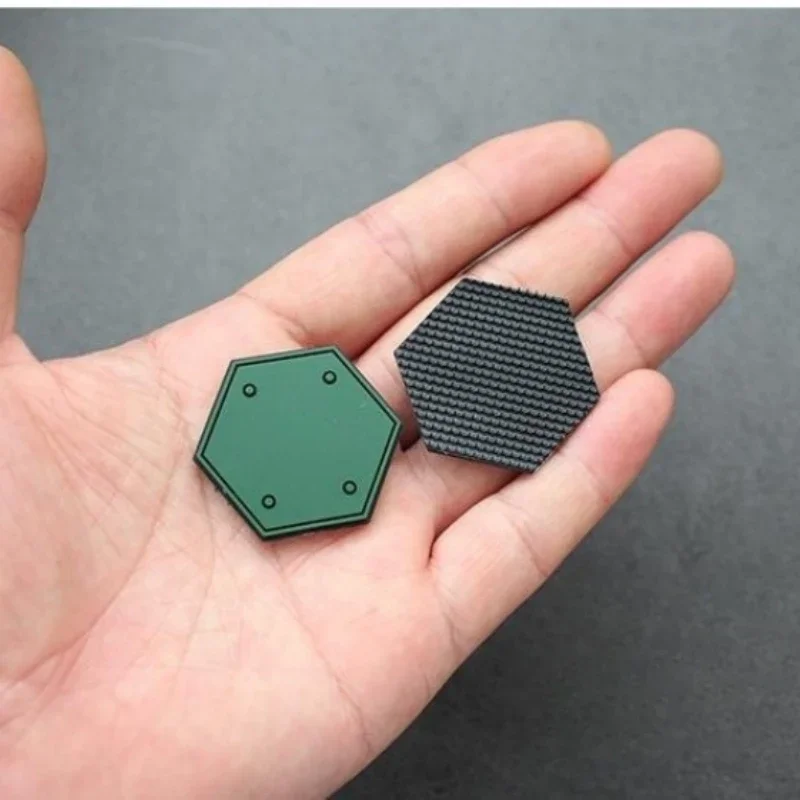 Las reacciones dañarán solo tu mini insignia de moral de PVC, parche Hexagonal de gancho y bucle para mochila, sombreros, insignia de armadura reactiva - imagen 5
