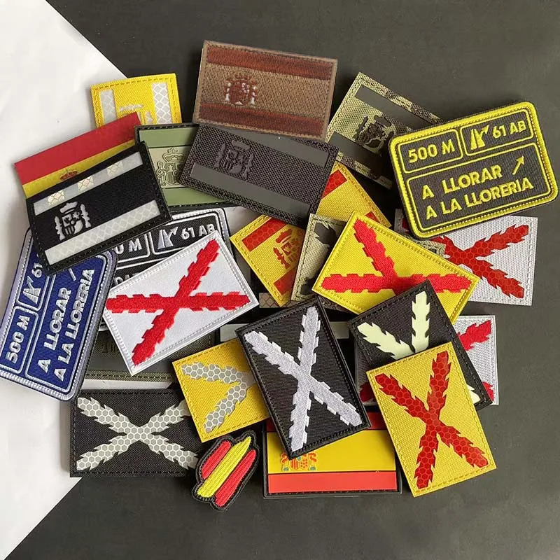 Parche reflectante infrarrojo bandera española, apliques de emblema de cruz burdeos bordados y parches de goma de PVC, insignia táctica militar - imagen 4