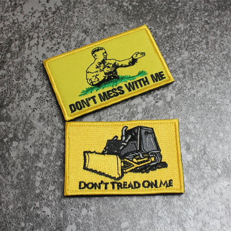 Parches bordados de Bulldozer cosechadora, insignia de brazalete táctico para ropa, accesorio de gancho y bucle, no MESS WITH ME - imagen 2