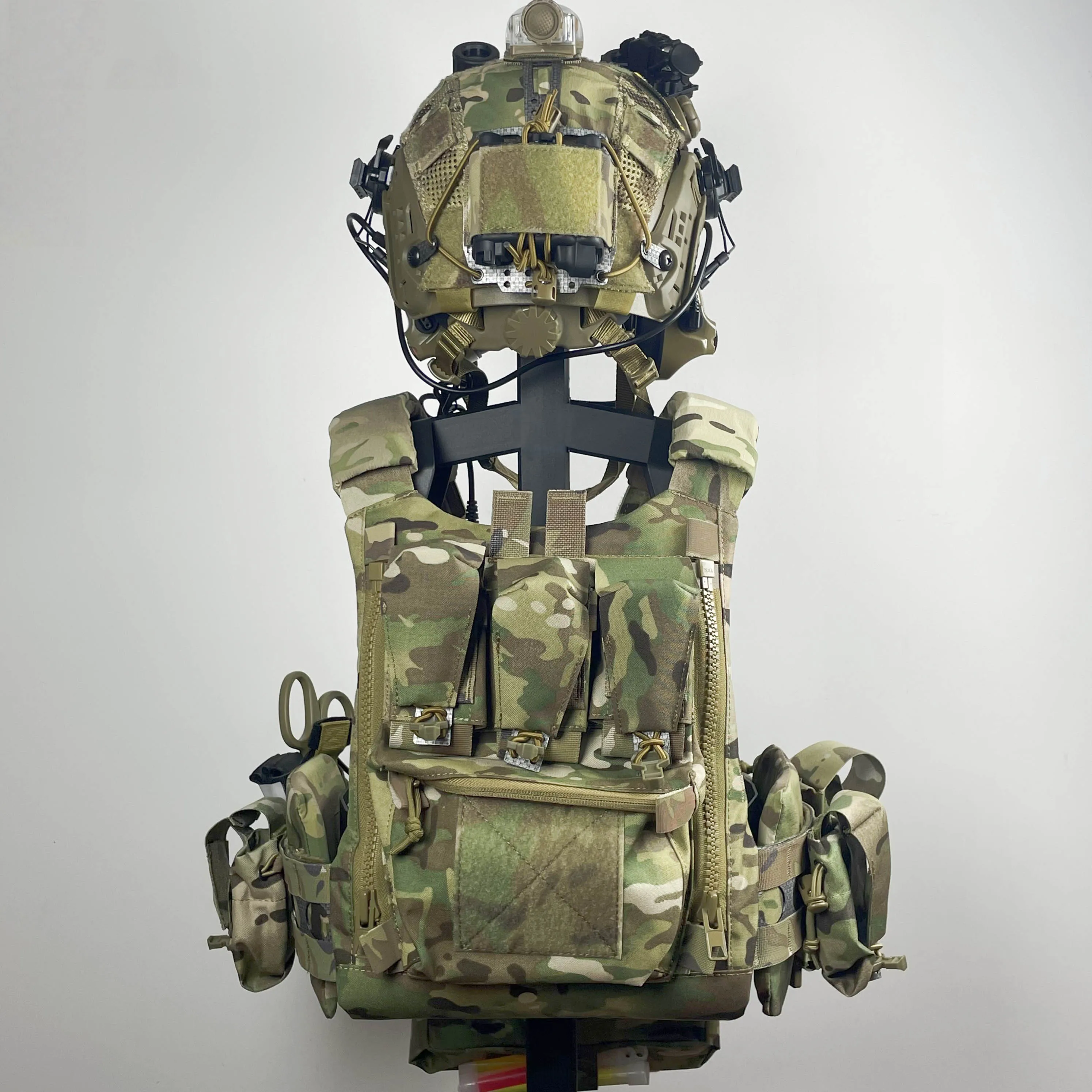 Conjunto táctico camuflaje – Casco y chaleco militar completo - imagen 2