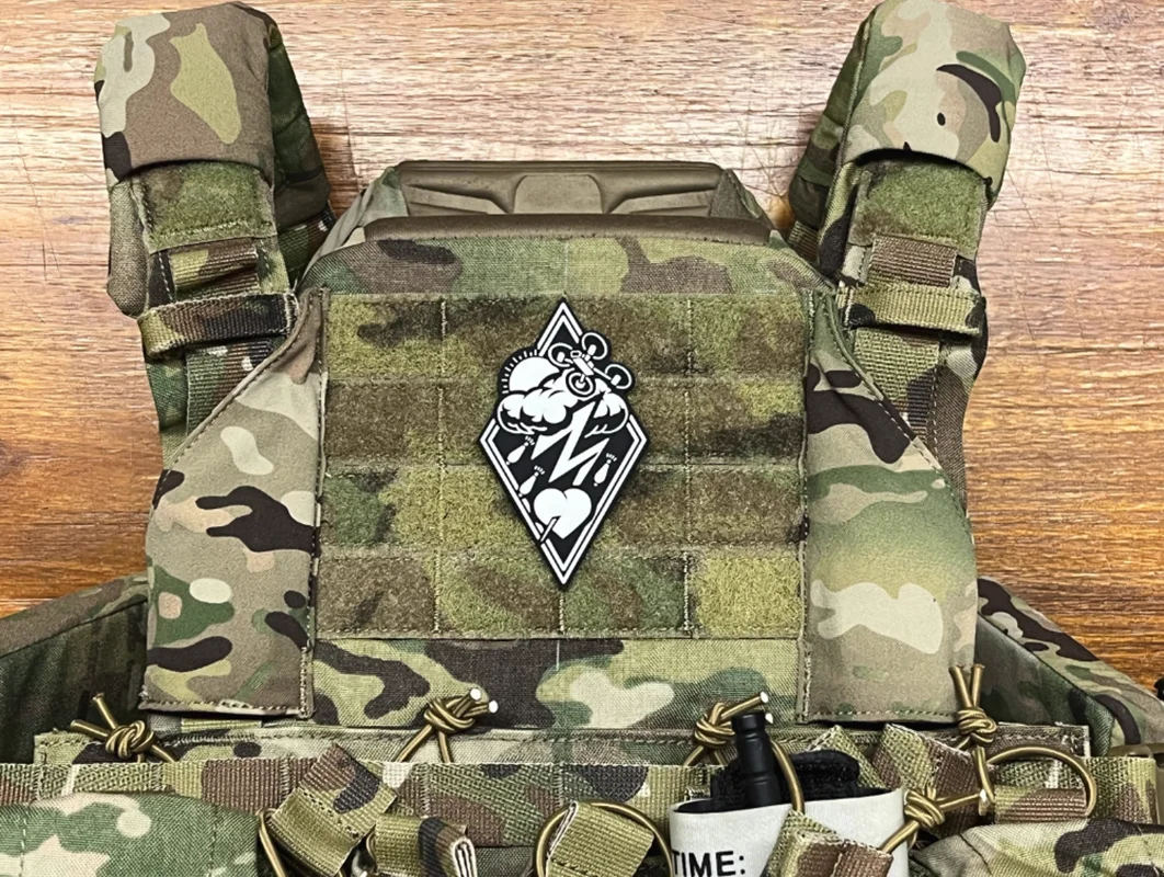 Daredevil Drone Bombs Brazalete de PVC Parche DIY para decoración de ropa y mochila - imagen 5