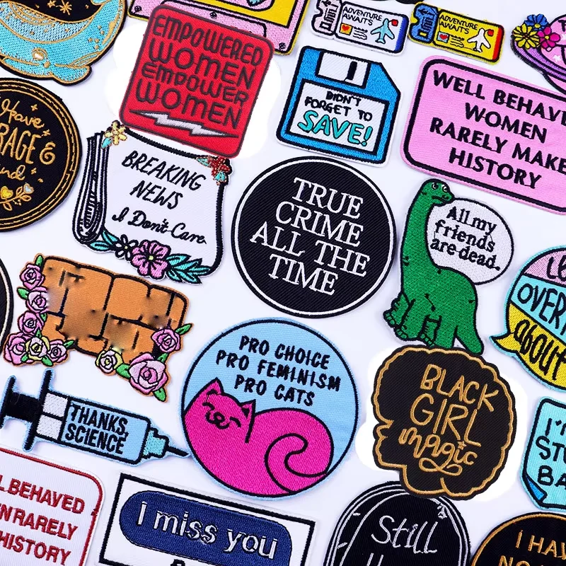 Parches bordados de letras de dinosaurio de dibujos animados para ropa, Parche de animales, parches para planchar en la ropa, insignias de apliques de letras DIY