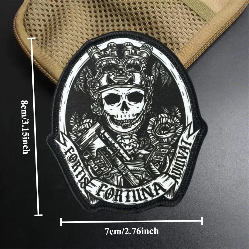 Táctico "La corpulación está aided por el destino". Parche en ropa, brazalete impreso, insignia de moral, parches con gancho, pegatinas para mochila - imagen 3