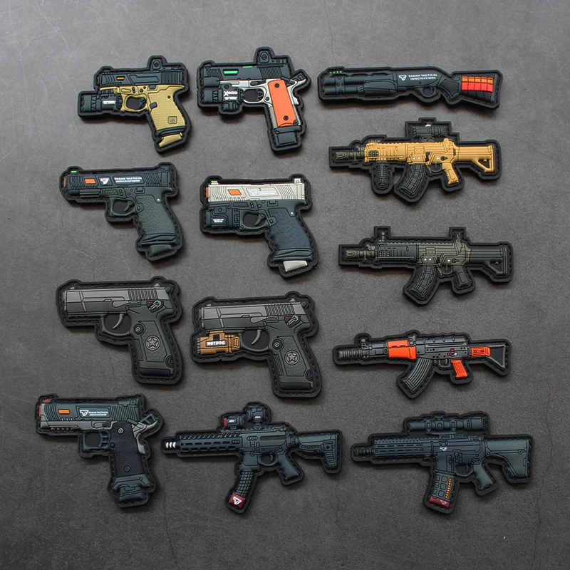 Insignia mágica de arma, brazalete táctico de silicona, casco con Mini insignia de arma - imagen 2