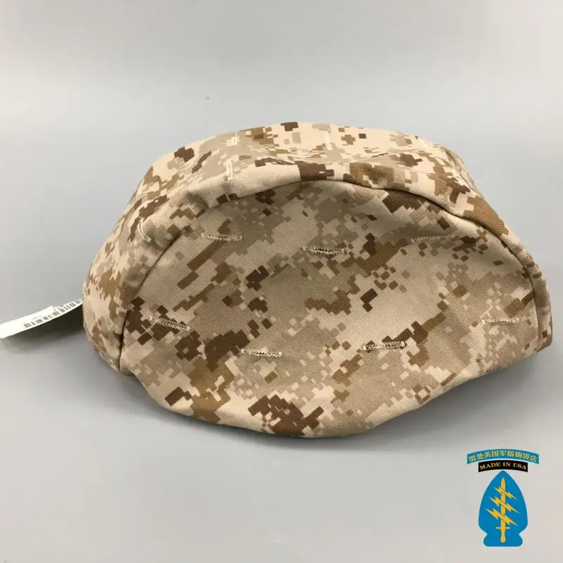 Un sombrero de camuflaje con una etiqueta