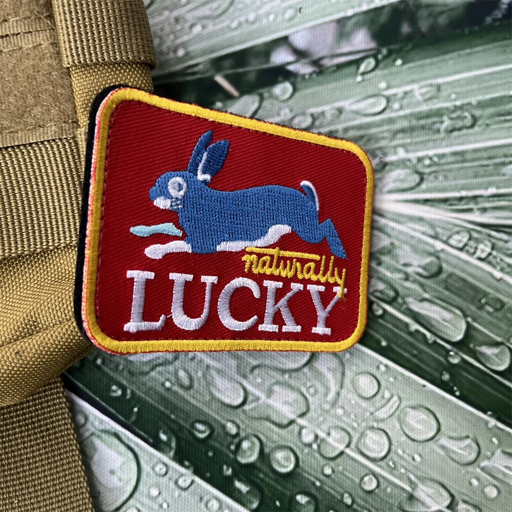Parches bordados de conejo de la suerte natural, insignia de moral táctica, mochila militar, pegatina de gancho y bucle - imagen 2