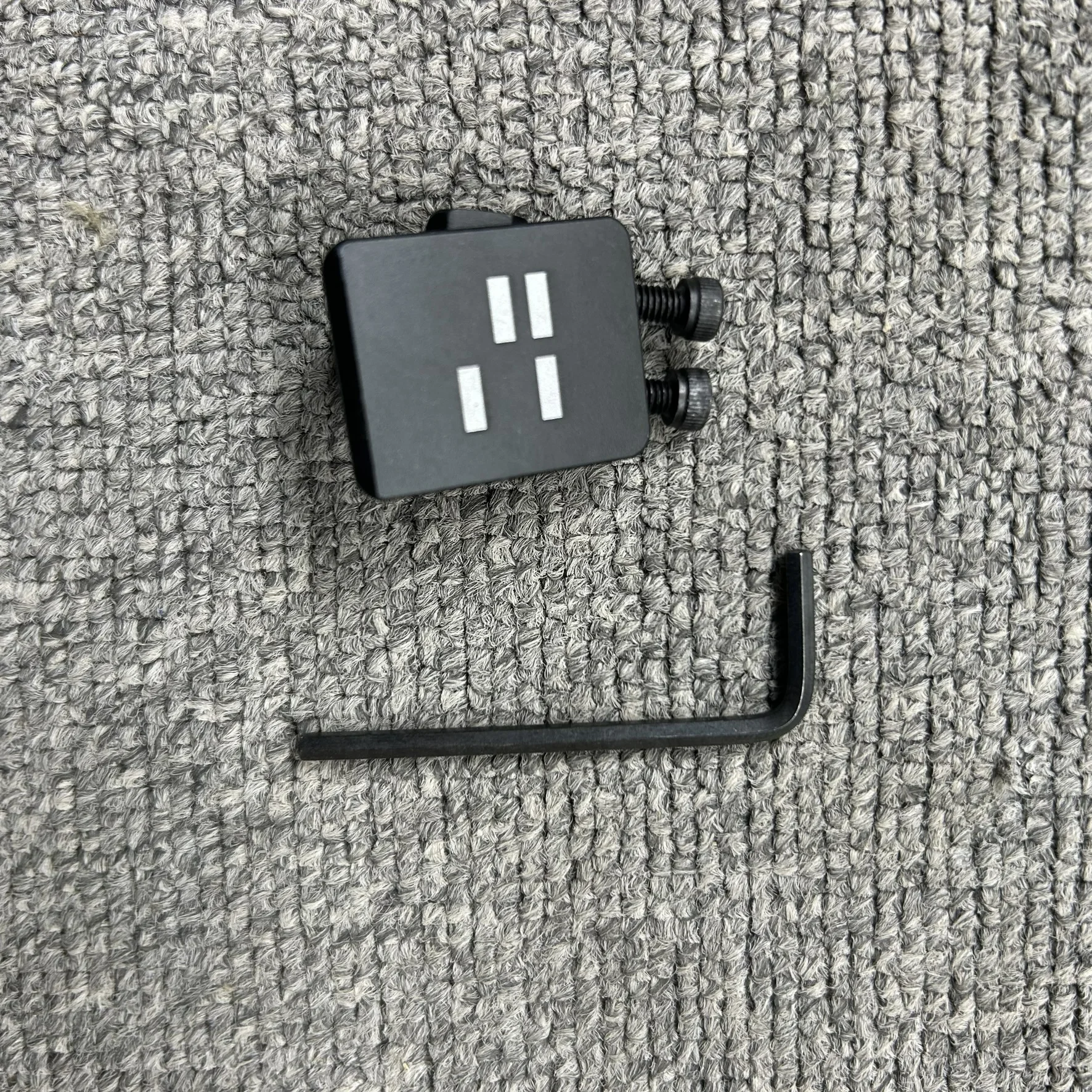 Soporte de riel de desmontaje rápido con eslinga táctica QD con correa de metal montada lateral de 20 mm