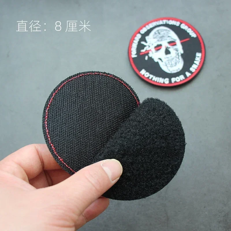 Parche táctico del equipo antiniebla, grupo de observaciones hacia adelante, brazalete con gancho y bucle, insignia de moral bordada con calavera militar en mochila - imagen 5