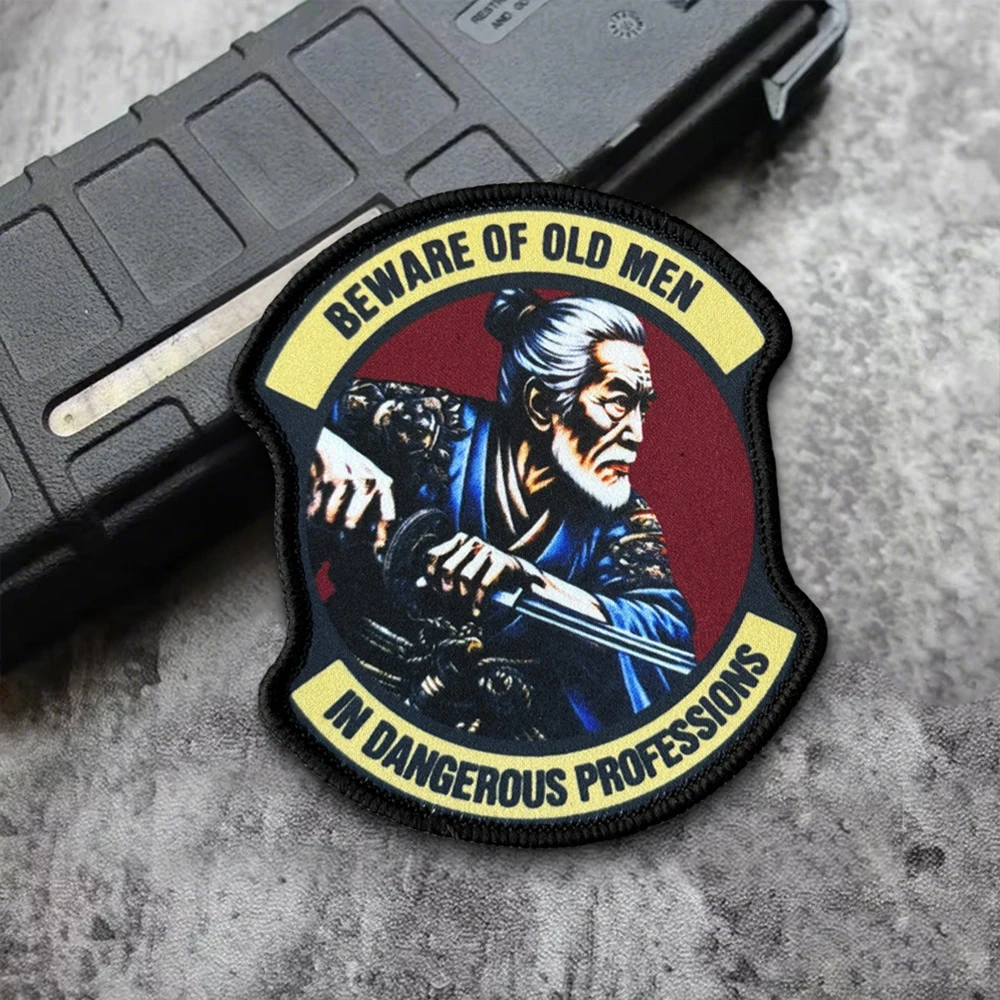 Parche táctico moral samurái airsoft – Cuidado con los Ancianos - imagen 5