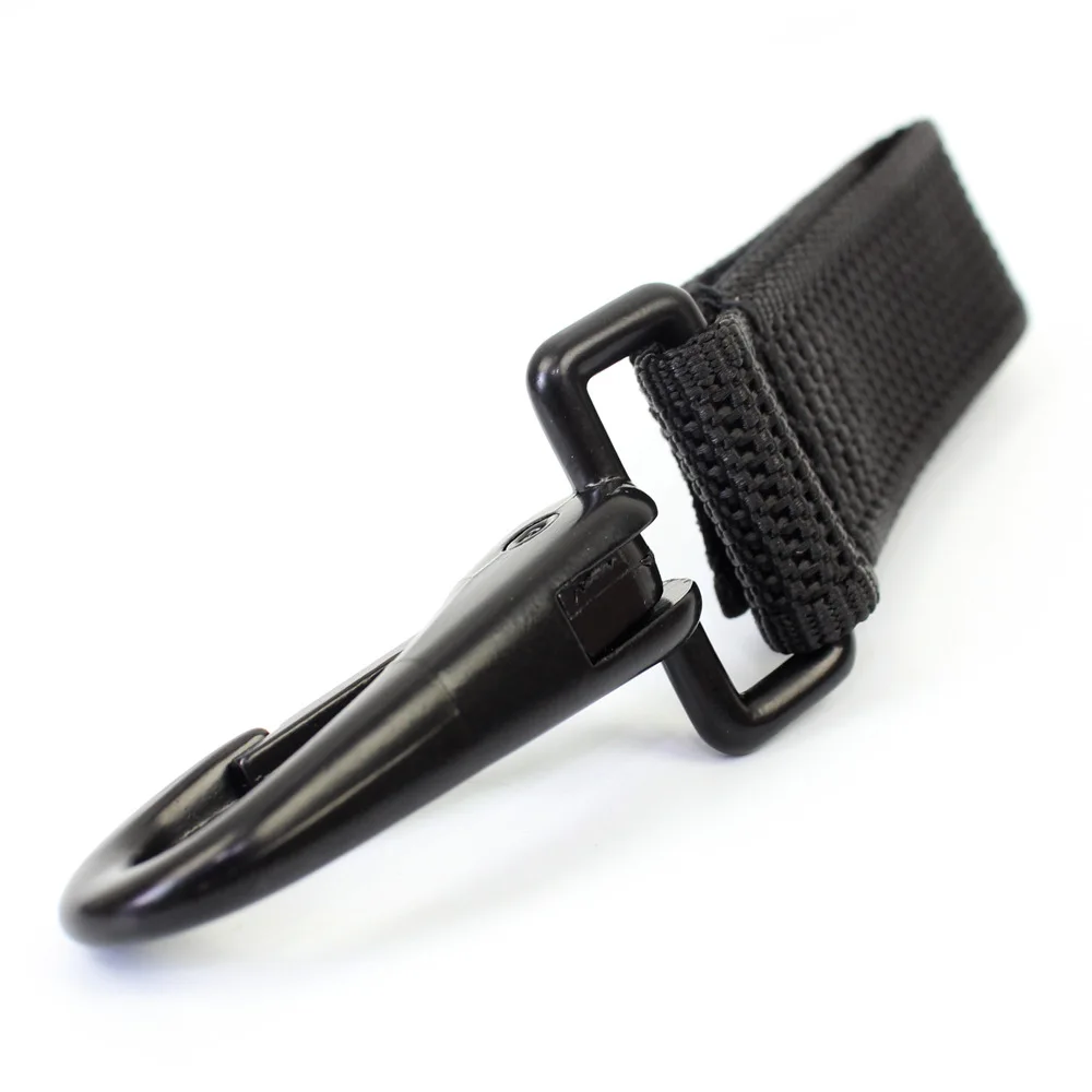 Una correa de reloj negro con una hebilla