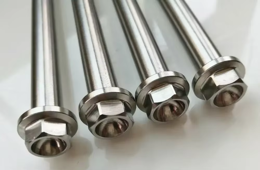 Tornillos de titanio cabeza flange M10x1,25 - longitudes 120-240 mm - imagen 5