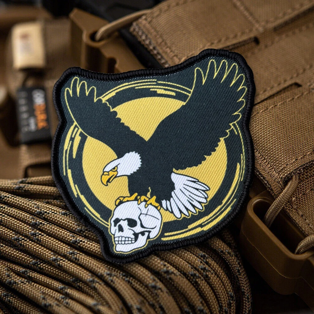 Parche táctico calavera águila estilo meme para airsoft con velcro - imagen 4