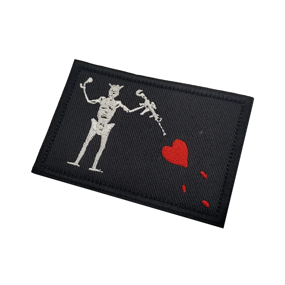 Parche de tela bordado con barba Pirate Edward, con tres cruces y parche de corazón rojo, insignia para brazalete, parches militares para ropa - imagen 4