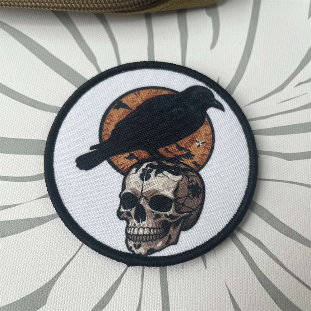 Parche táctico de moral de cuervo y calavera, brazalete militar, parches de gancho y bucle impresos para pegatina de mochila - imagen 3