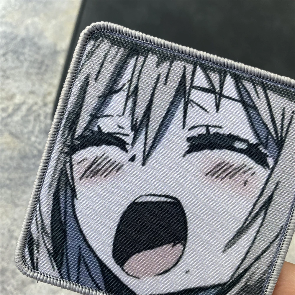 Parche de insignia de moral de expresión de Chica de Anime, parches tácticos de dibujos animados, brazalete con gancho y bucle, accesorios para mochila al aire libre, pegatinas - imagen 4