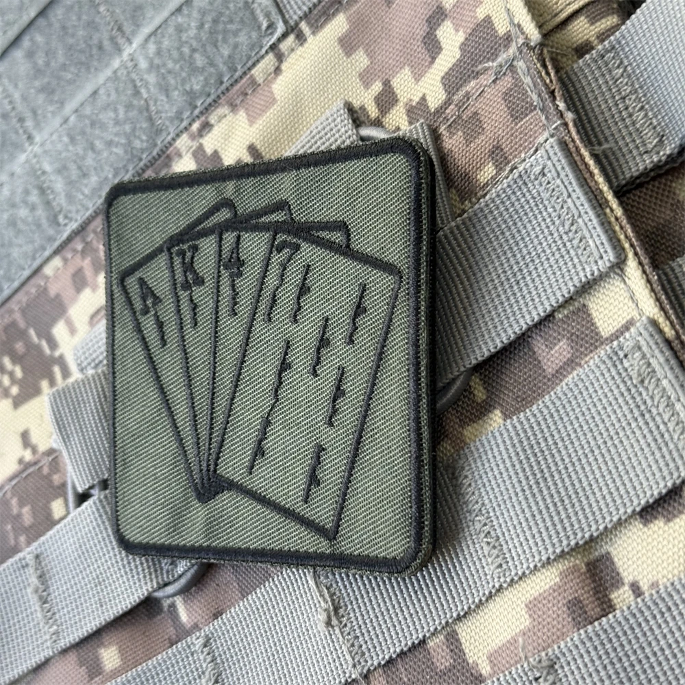 Parche "Poker Card Ak47", insignia de moral táctica, parches de gancho y bucle bordados, brazalete militar táctico, pegatina para mochila - imagen 4