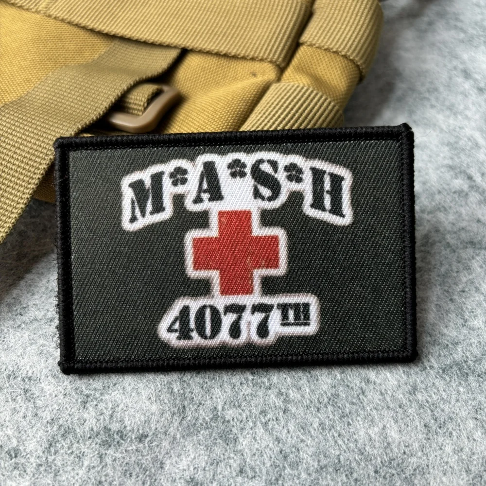 Parche táctico MASH 4077th, emblema de gancho y bucle impreso divertido, insignia de moral militar, brazalete de combate, pegatinas para mochila con escudo Chevron - imagen 3