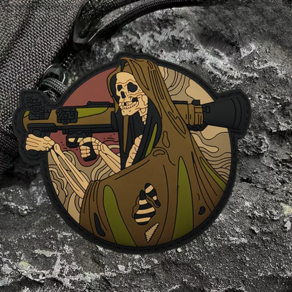 Insignia de moral de PVC con esqueleto de Death Grip, parche táctico de PVC, parches de gancho y bucle, lanza de hueso militar, brazalete Skul, pegatinas para mochila - imagen 5