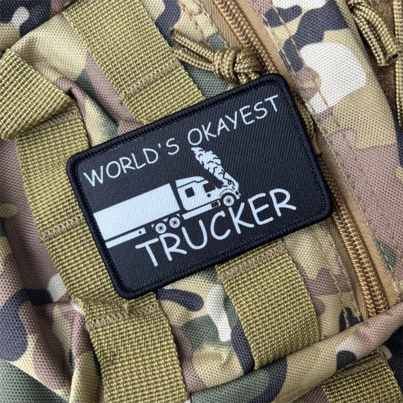 Parche impreso "WORLD'S OKAYEST TRUCKER", insignia de moral militar, parches tácticos con gancho, pegatinas para ropa y mochila - imagen 4