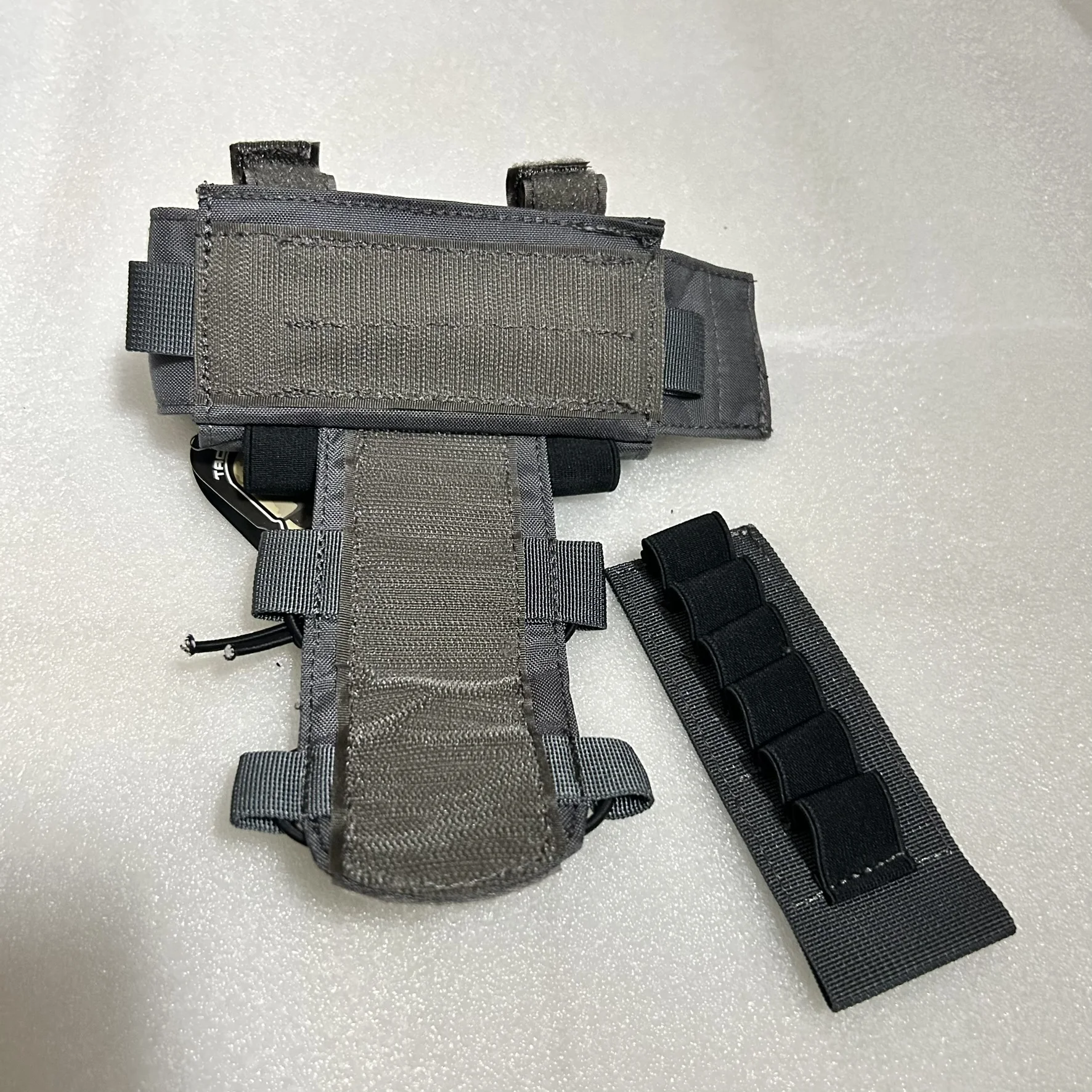 Bolsa táctica 500D para batería con sistema MOLLE y gancho casco - imagen 5