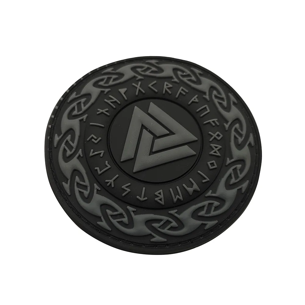 3D PVC vikingo batalla hacha Runavin Odin brújula solitario lobo Logo brazalete Odin Dios runa pegatina mágica insignia Vking parche de goma - imagen 3