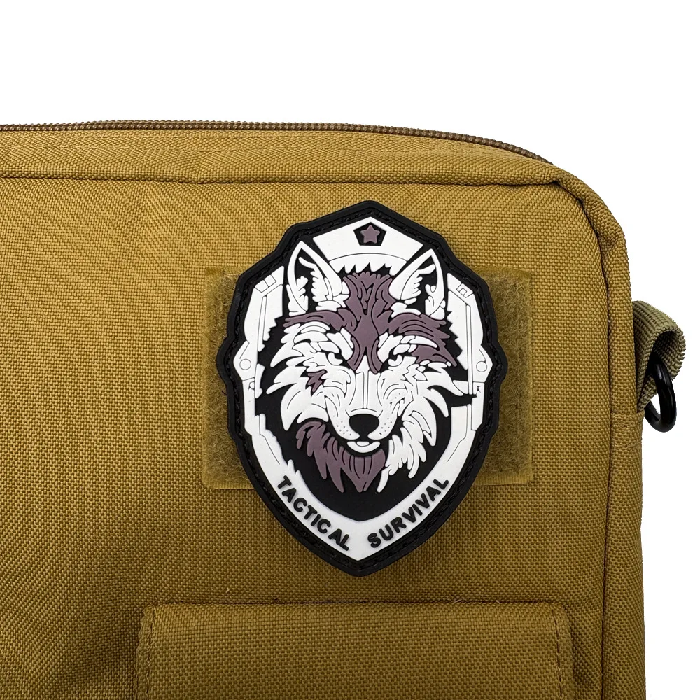 Brazalete táctico luminoso PVC lobo – Parche moral mochila - imagen 3