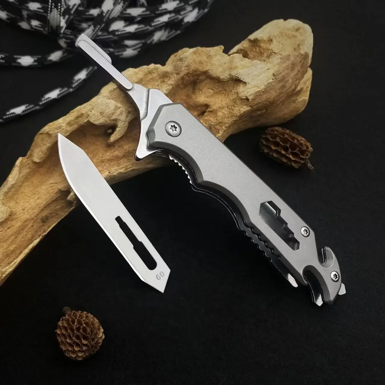 Herramienta EDC plegable multifuncional