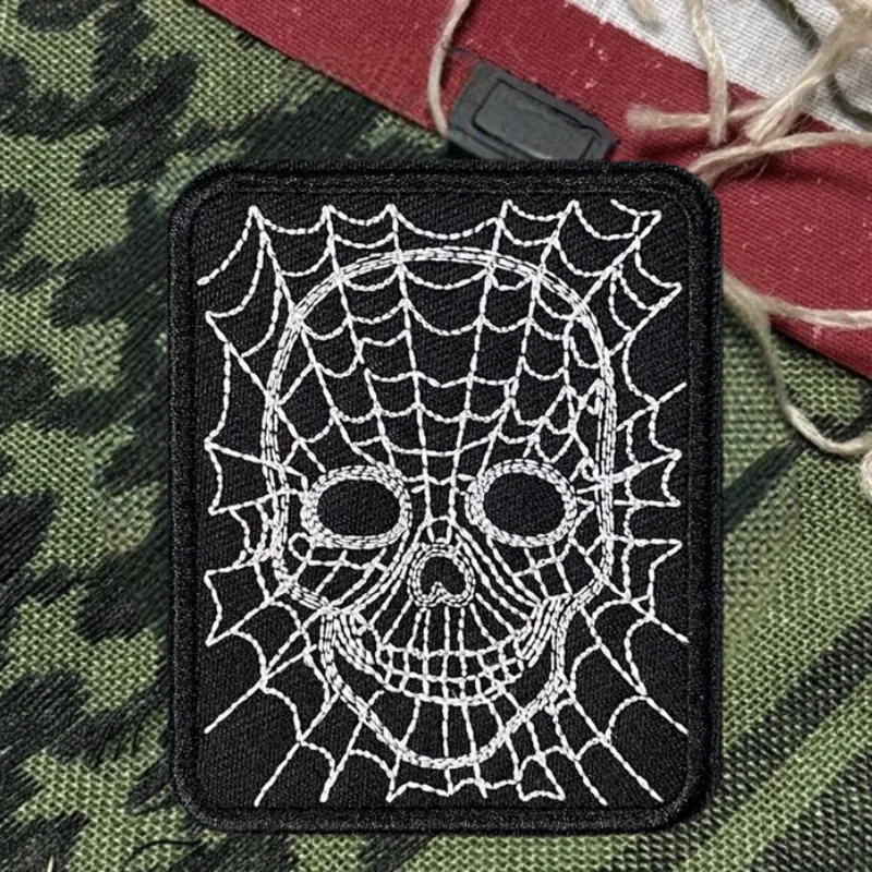 Parche bordado de calavera en la tela de araña, chaleco táctico, insignia de moral con gancho y bucle, pegatinas para mochila, parches para brazalete para ropa - imagen 2