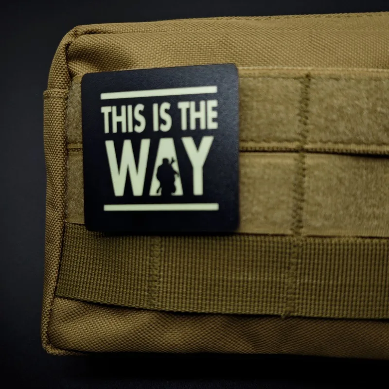 Es la manera insignia de moral táctica parche de gancho y bucle de PVC pegatina decorativa para mochila militar - imagen 4