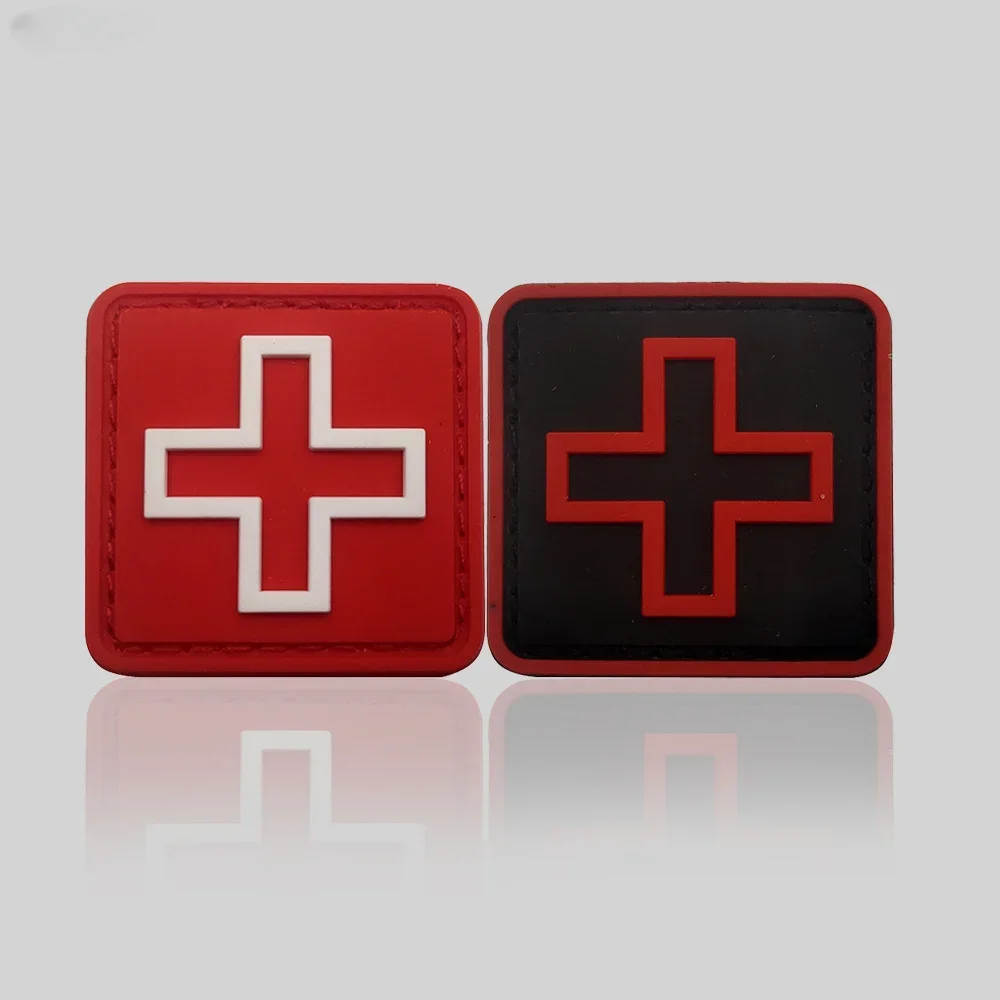 Parches de emergencia médica 3D de PVC, rojo, blanco y negro, insignia de moral cruzada militar, pegatinas tácticas de gancho y bucle, parche para costura de ropa - imagen 4