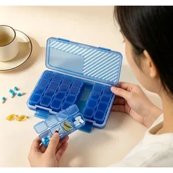Caja organizadora portátil semanal de medicamentos multicolor